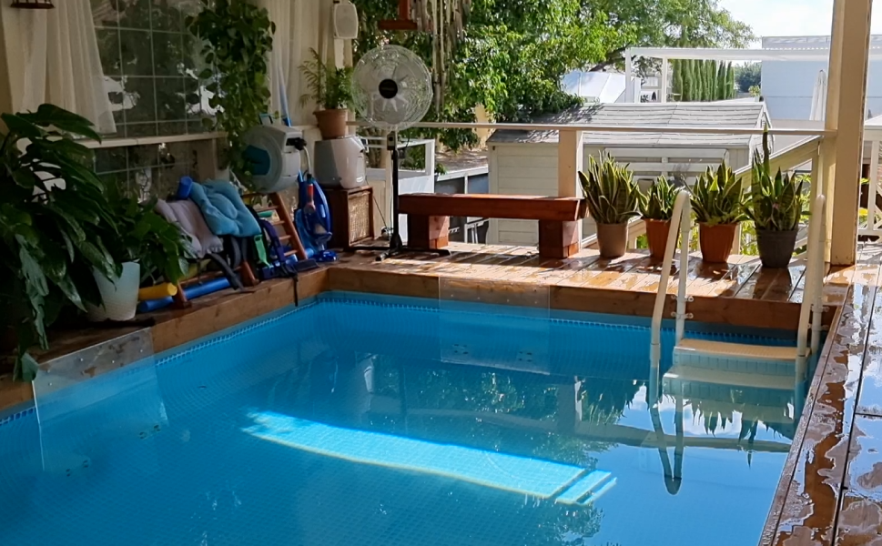 וואטסו, טיפול מים בבריכה טיפולית, הוא חוויה ייחודית המשלבת את התנועות העדינות של עיסוי שיאצו עם התכונות המרגיעות והריפוי של ציפה במים חמים